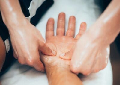 Abyangha 3 – Ayurvedic Hand-Massage