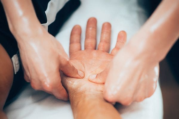 Abyangha 3 – Ayurvedic Hand-Massage